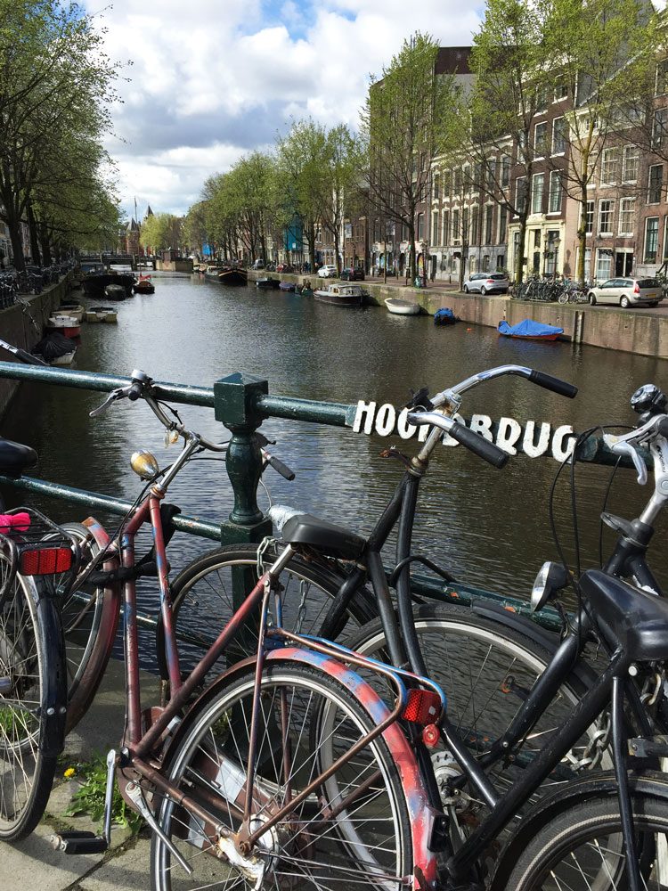 bicicletas-amsterdam-canais