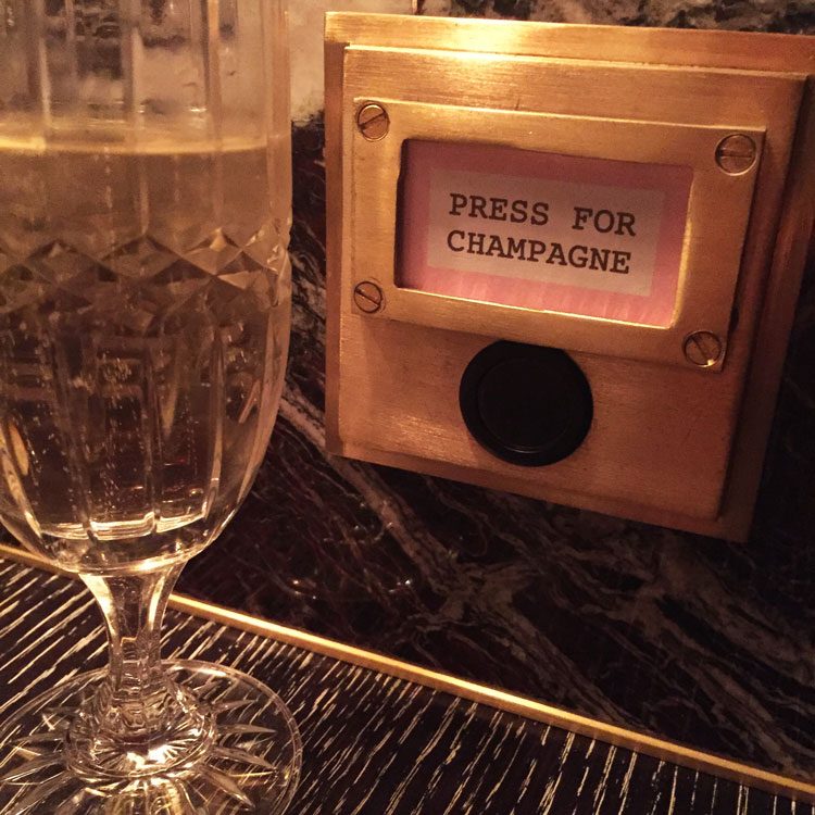 champanhe-botao-bob-bob-ricard