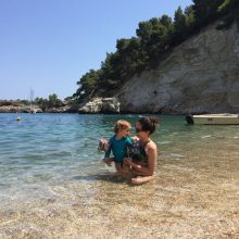 Vieste e as praias ao norte de Puglia na Itália